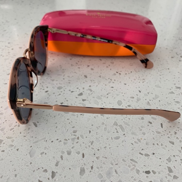 Kate Spade JoyLyn sun glasses.  NIB - Picture 5 of 5